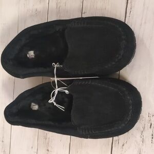 Black Stars Above Moccasin Suede Slippers with Faux Fur Inside